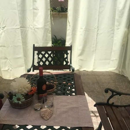 Carlotta بيت ضيافة *